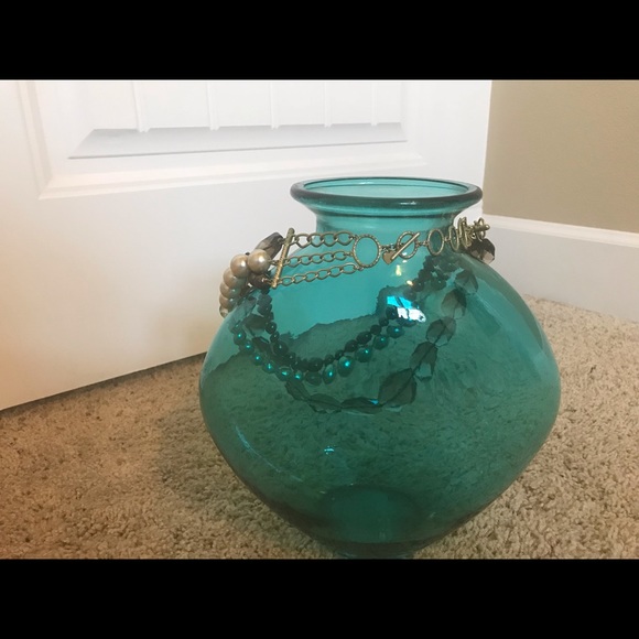 Stella and Dot Statement Necklace - Picture 2 of 4